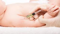 درخواست مرندی از وزارت بهداشت برای افزایش ۲ واکسن جدیدبرای نوزادان