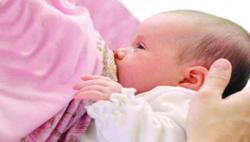  شیر دادن به نوزاد