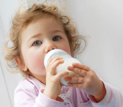 برنامه غذایی کودک با شیر خشک