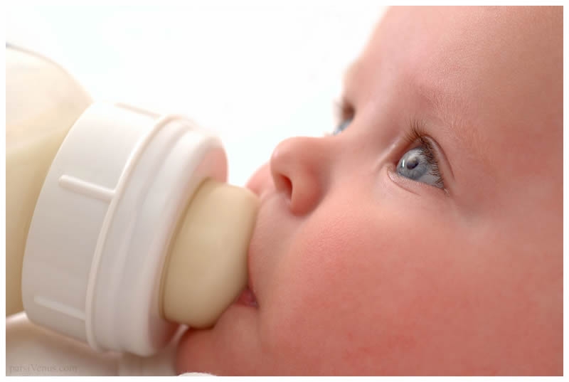 شیر خشک و تفاوت آن با شیر مادر