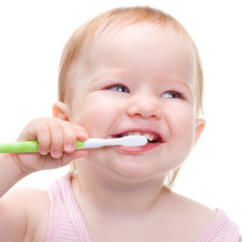 دندان شیری کودکان را دور نیاندازید؛ حتی اگر شکسته بود