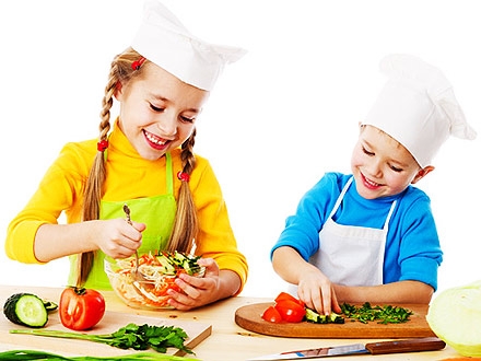 شرکت دادن کودکان در تهیة غذا