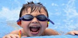 چرا می گویند شنا برای کودکان مفید است؟