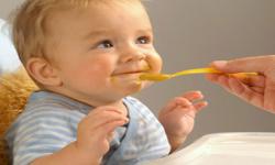 شروع تغذیه نوزاد با غذای جامد