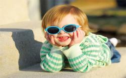 استفاده از کرم ضد آفتاب برای کودک ضروری است