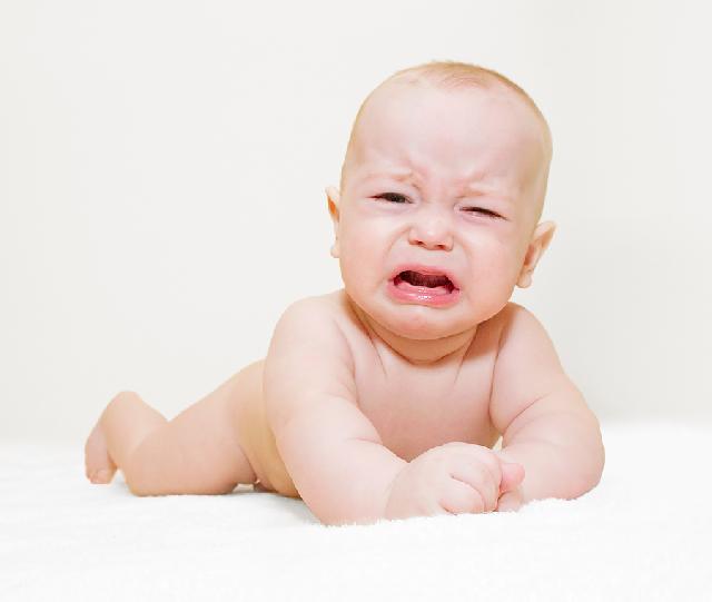 علت گریه های نوزاد چیست؟