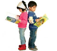 موثر بودن تشویق پدر در ترغیب کودک به کتابخوانی اهمیت دارد
