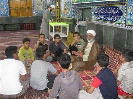 خادمان مساجد از برخورد نامناسب با کودکان اجتناب کنند