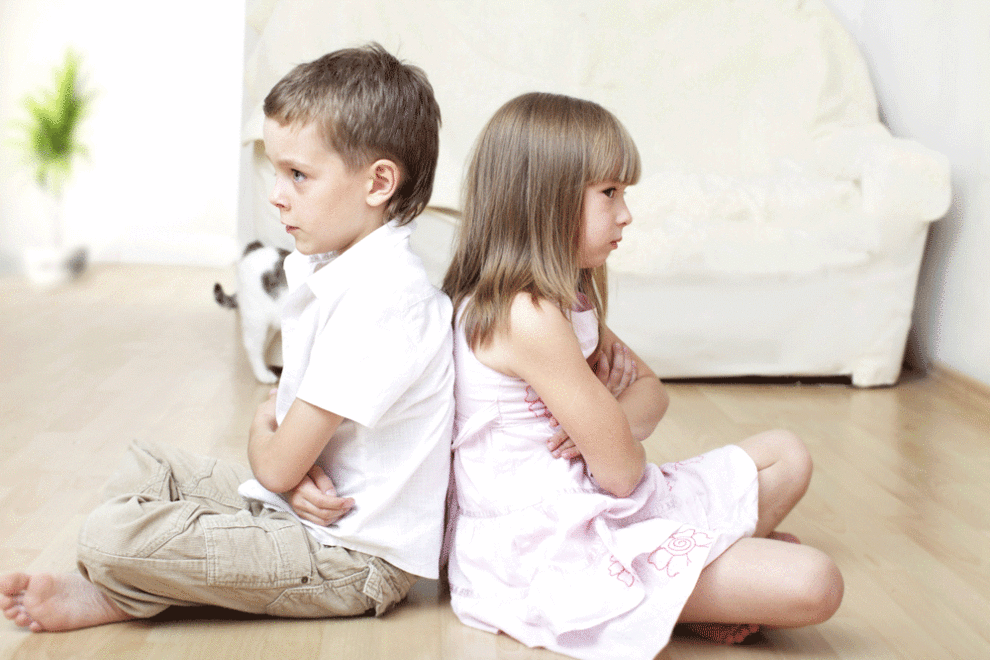 تاثیر والدین بر کیفیت روابط بین خواهر و برادر