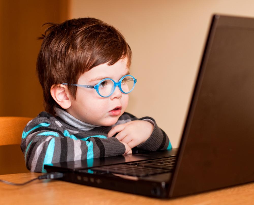 کودک و اینترنت، پیشنهادات و آموزش هایی که لازم است