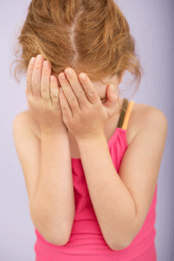 کودک خجالتی را چطور اجتماعی کنیم؟
