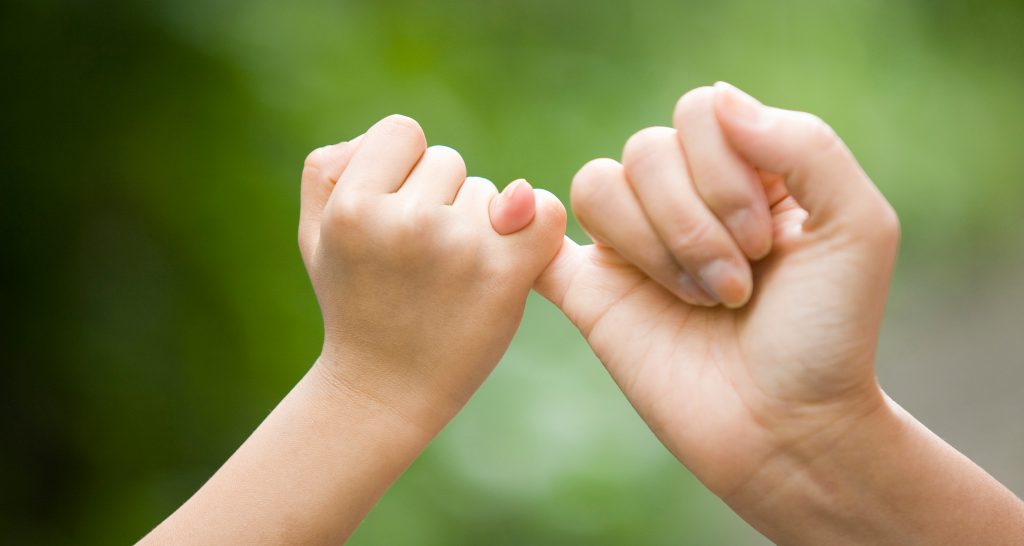 ارتباط با خانواده یا دوستان!؟