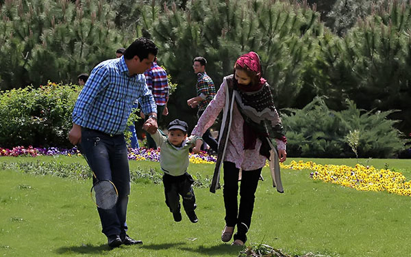 آسیب های صدا کردن والدین با نام کوچک